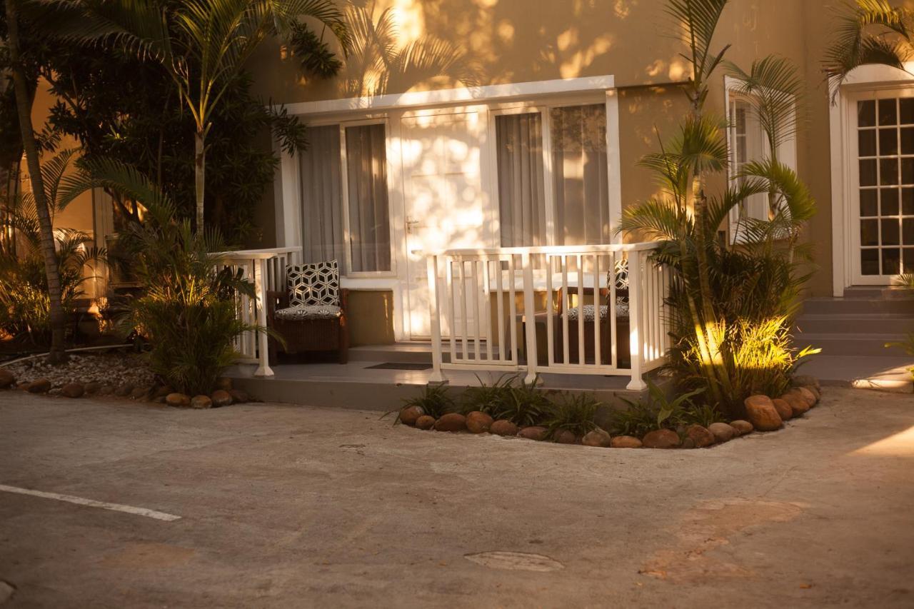 Caza Beach Guesthouse Durban Exterior photo