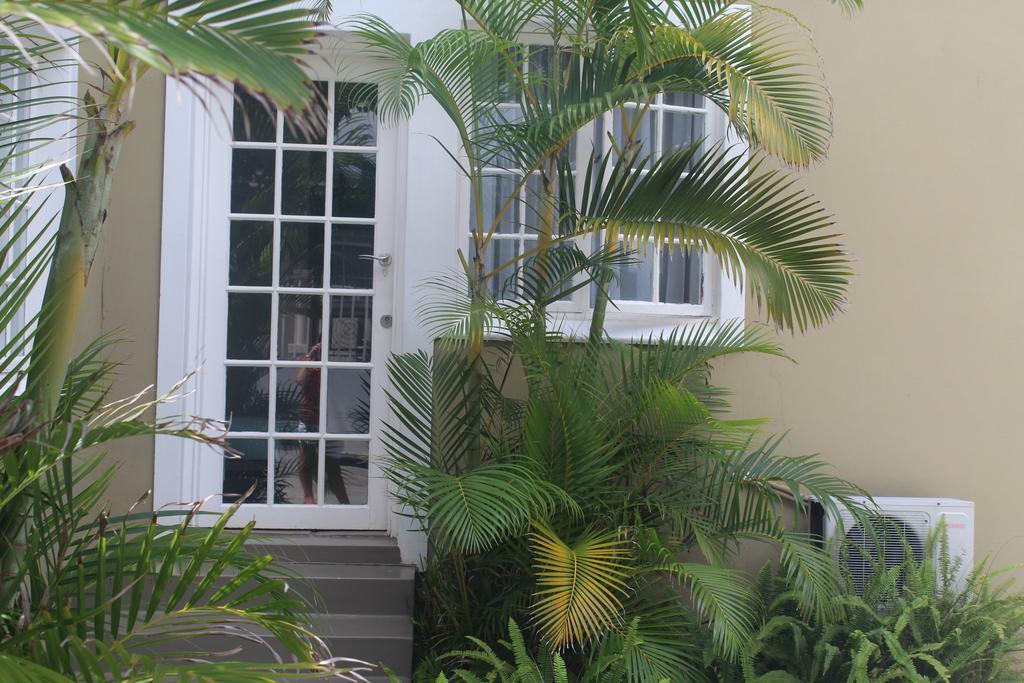 Caza Beach Guesthouse Durban Exterior photo